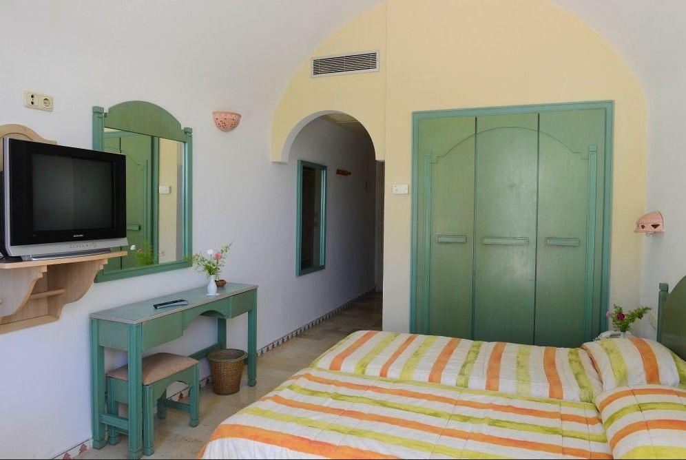 Meninx Hotel Triffa Екстериор снимка