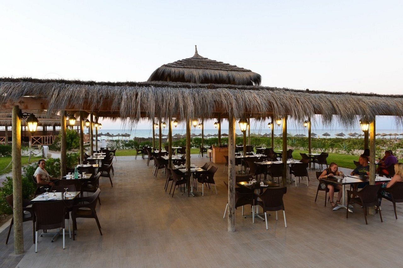 Meninx Hotel Triffa Екстериор снимка