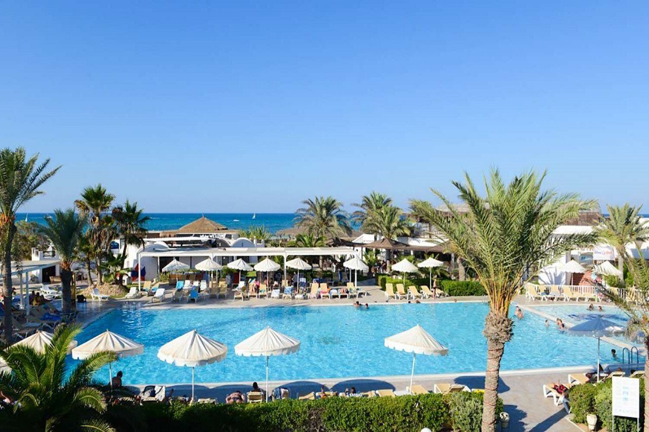 Meninx Hotel Triffa Екстериор снимка