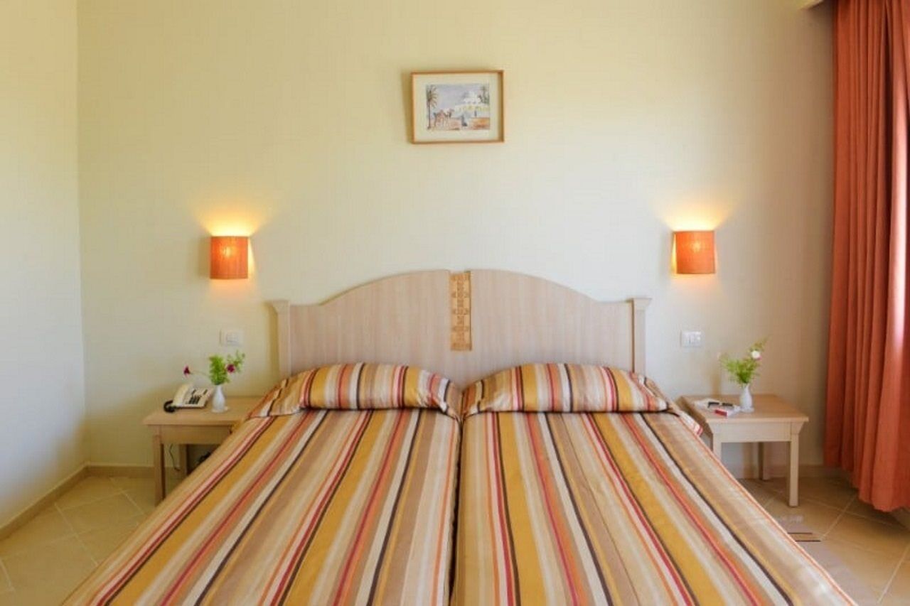 Meninx Hotel Triffa Екстериор снимка